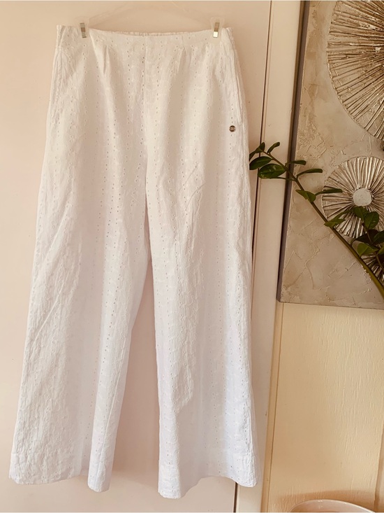 Roxy Pants - Roxy White eyelet 100% cotton lining wide-leg pants size S/P